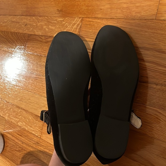 Elegant Black Flats with Buckle - Picture 3 of 4